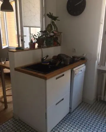 Nice For 4 People ❂ Gros Caillou ❂ Appartement Lyon